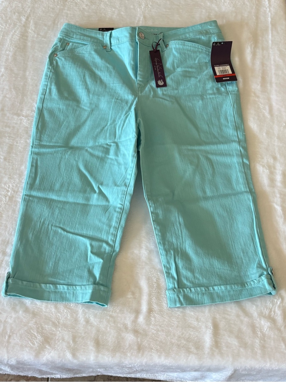 Gloria Vanderbilt Women’s Light Blue Capris New